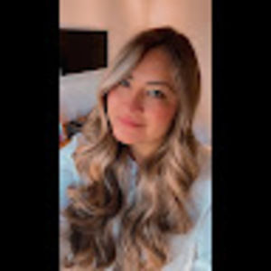 Meet your Posher, Yaquelin